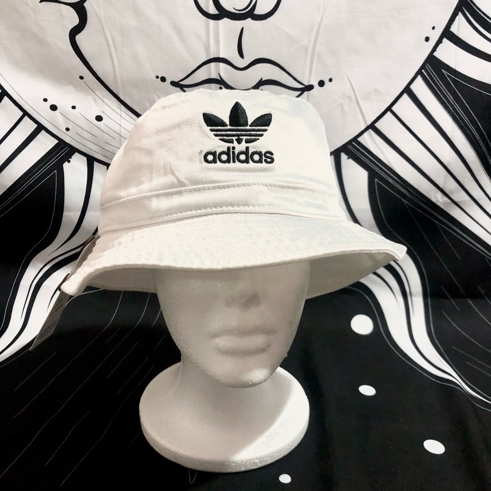 Adidas Unisex Classic Blk/Wht Bucket Hat NWT